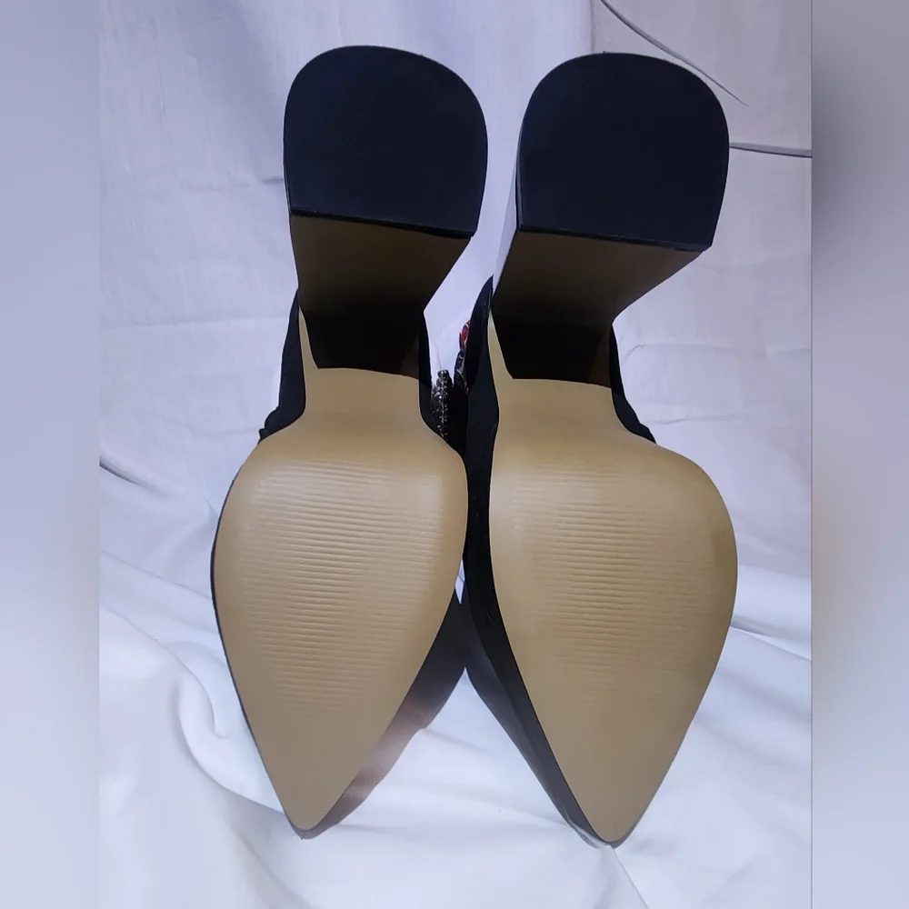 NWOT Betsey Johnson Black Platform Idris Booties w/Red Plaid Sash & Pearl Buckle - Picture 3 of 7